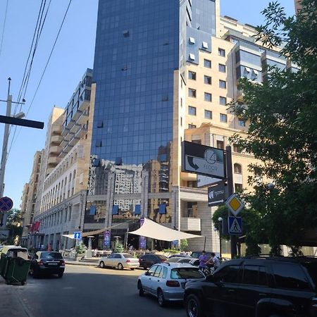 Pride Properties Welcomes You At 17 Buzant St 11-166 Yerevan Armenia Exterior photo