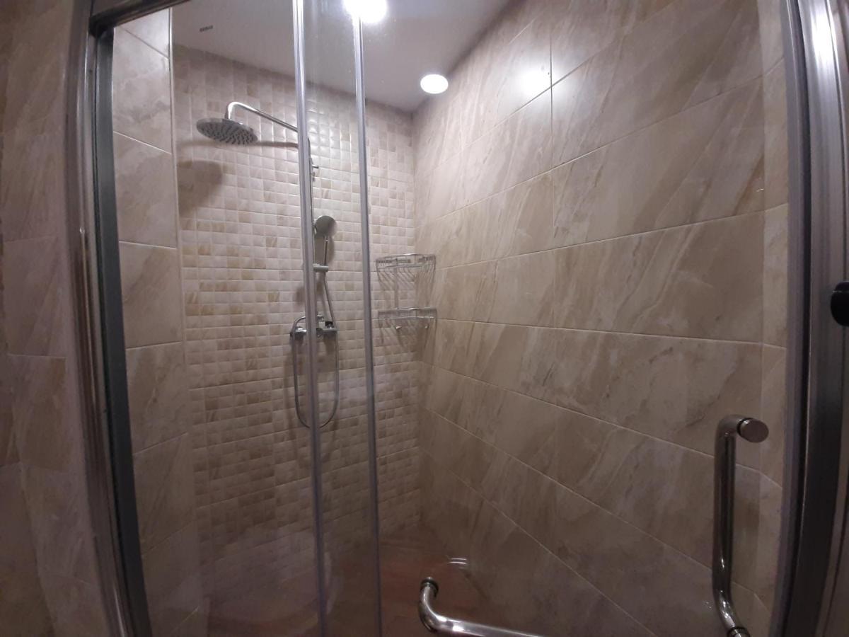 Pride Properties Welcomes You At 17 Buzant St 11-166 Yerevan Armenia Exterior photo